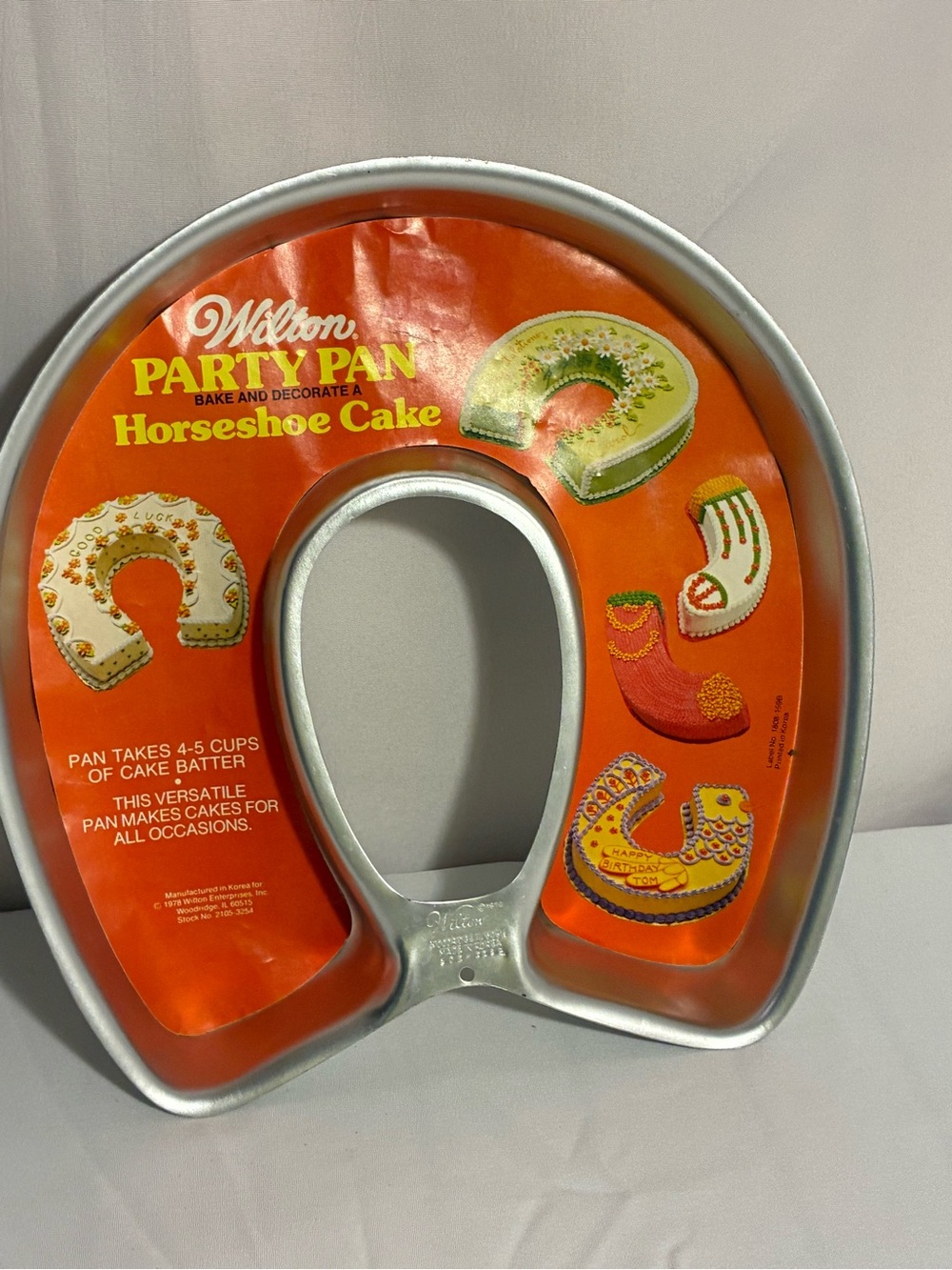 Wilton vintage Horseshoe Party Cake Pan